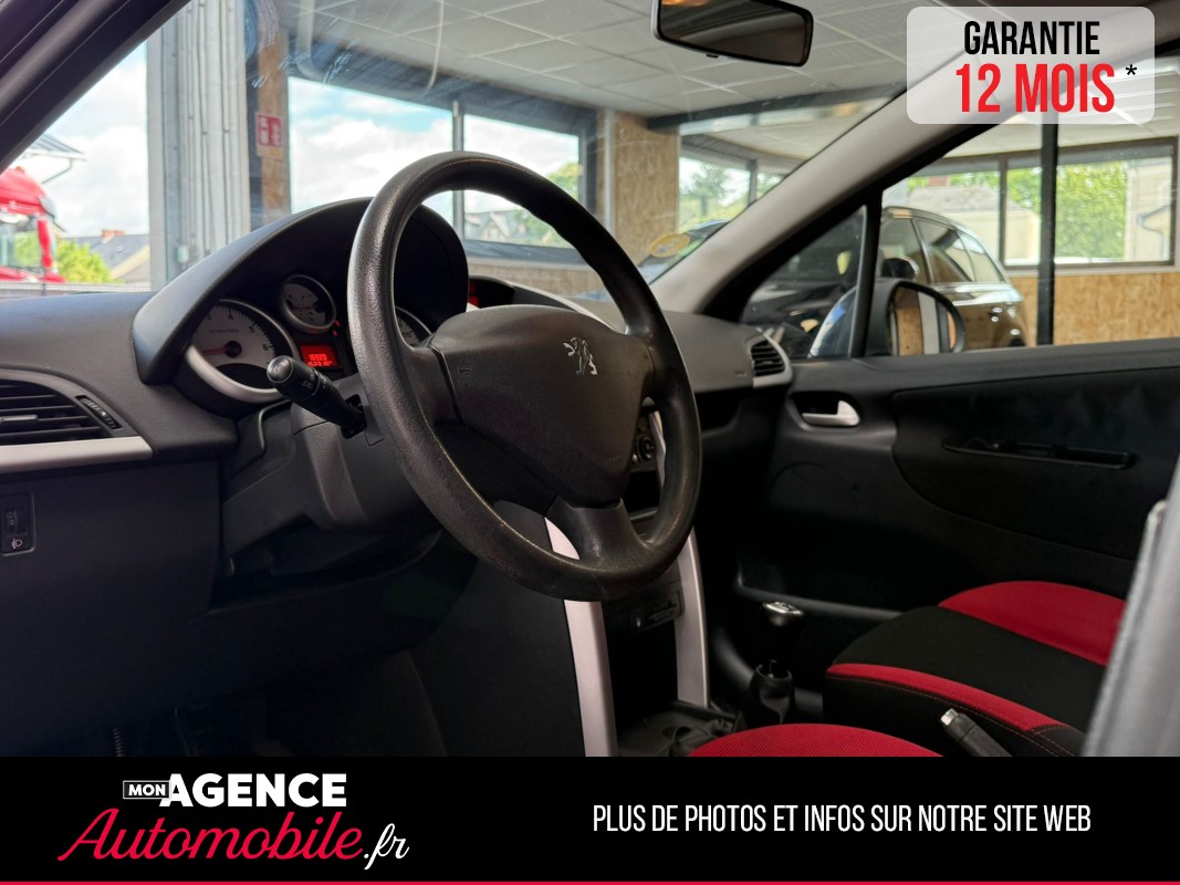 Peugeot 207 1.4 VTI 95 SÉRIE 64 TOIT PANORAMIQUE / CLIMATISATION
