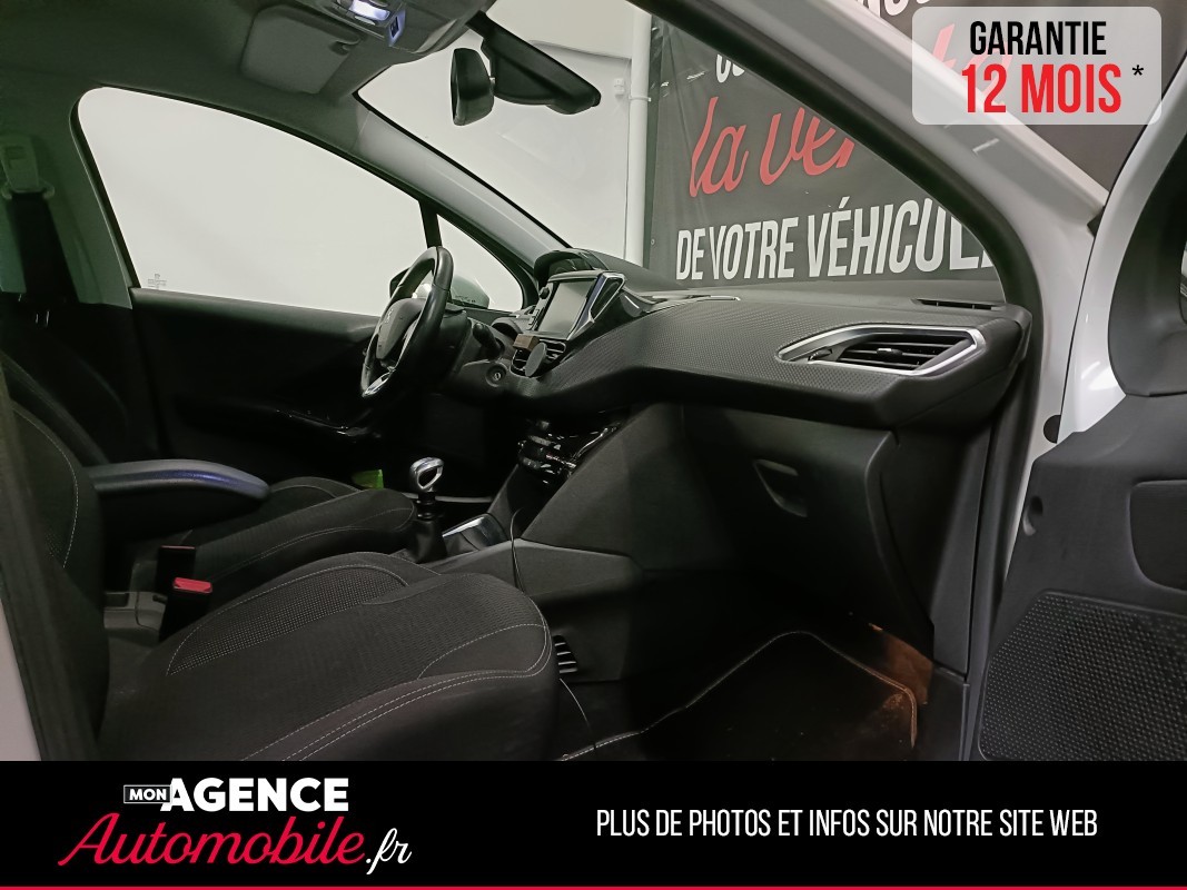 Peugeot 208 1.2 110 CV ALLURE - DISTRIBUTION OK