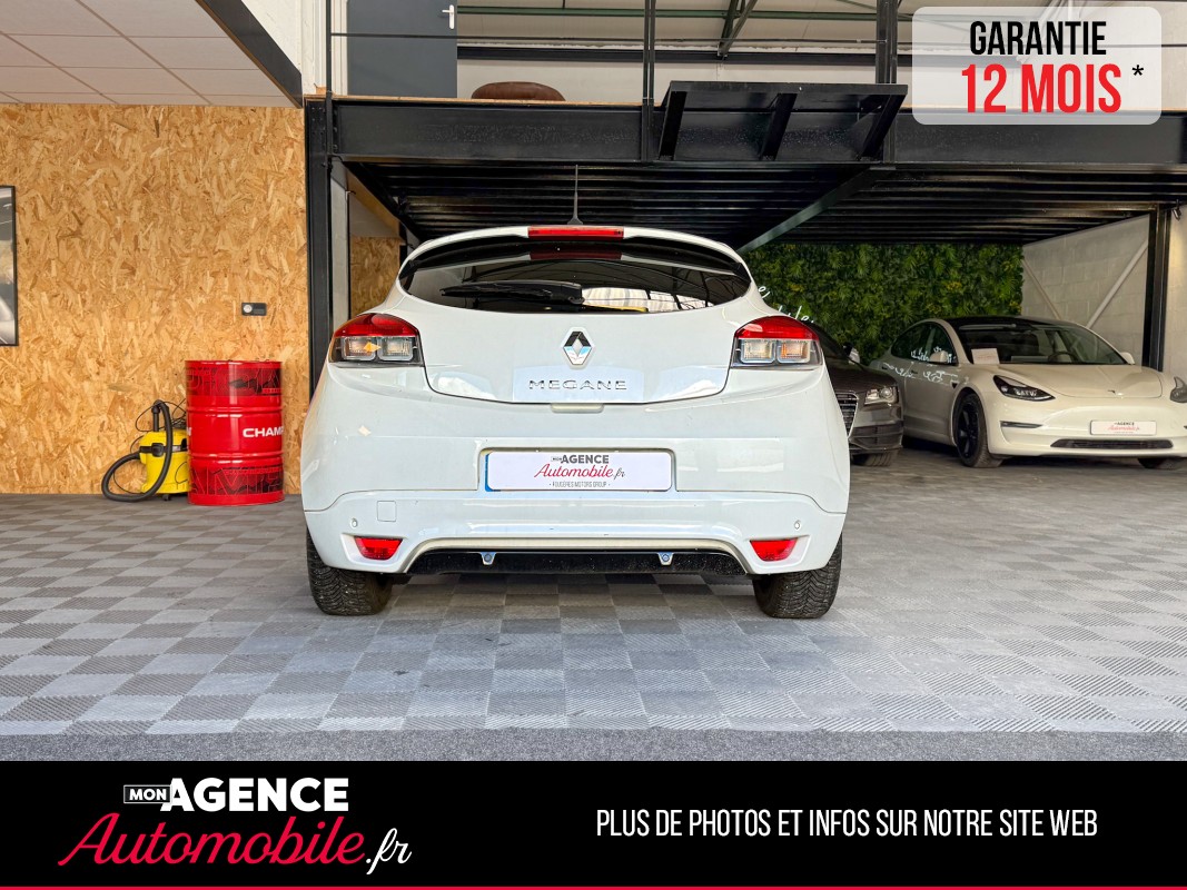 Renault MEGANE III III PHASE 2 COUPÉ 1.2 TCE 132 EDITION MONACO GP TOIT PANORAMIQUE