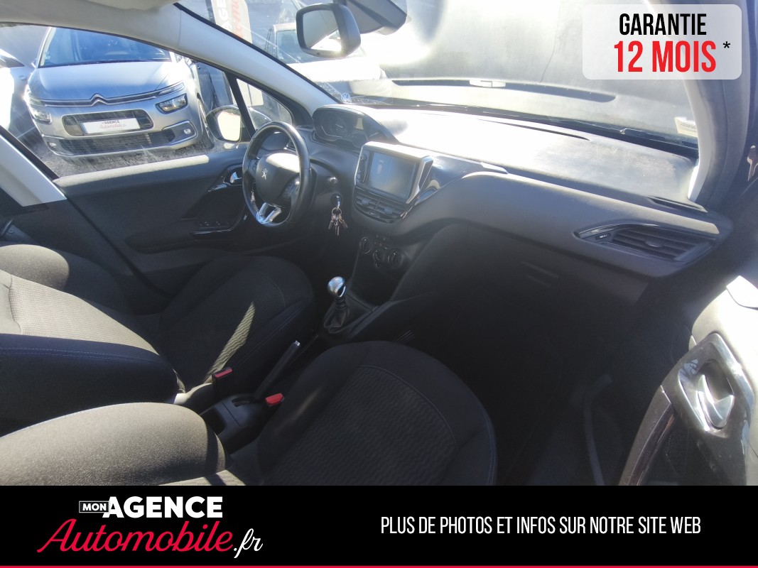 Peugeot 208 1.5 BLUE HDI 100 SIGNATURE / Garantie 12 Mois