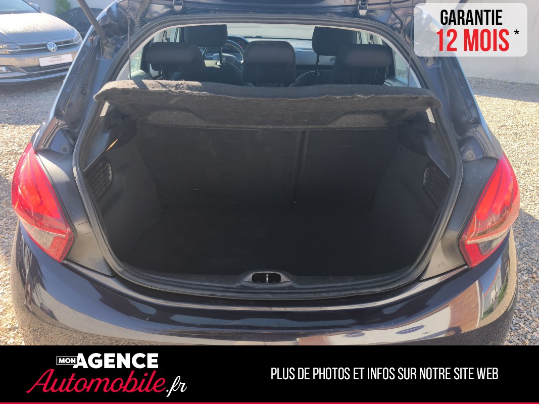 Peugeot 208 1.5 BLUE HDI 100 SIGNATURE / Garantie 12 Mois