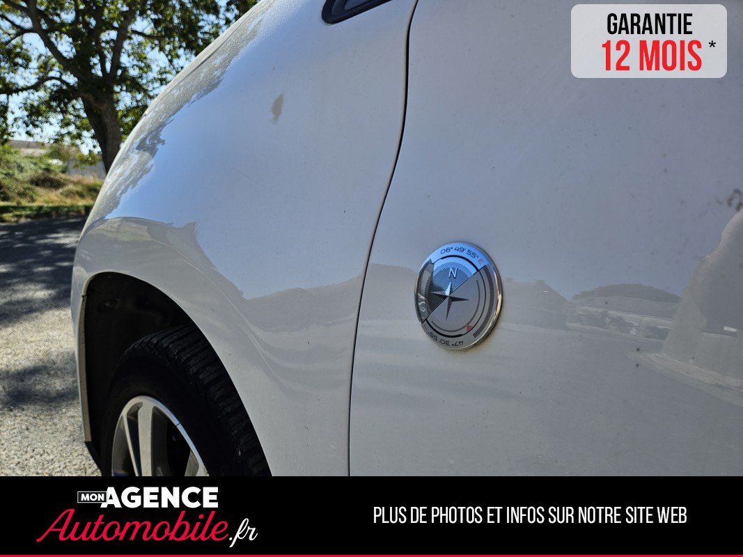 Peugeot 2008 1.2 PURETECH 110 URBAN CROSS BVM5