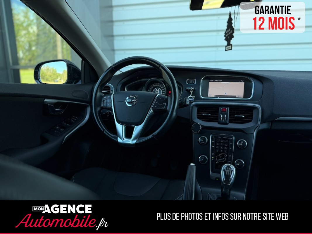 Volvo V40 D2 MOMENTUM 115ch *HISTORIQUE COMPLET*ATTELAGE*FEU AUTO*RADAR AR*/ GARANTIE 12 MOIS