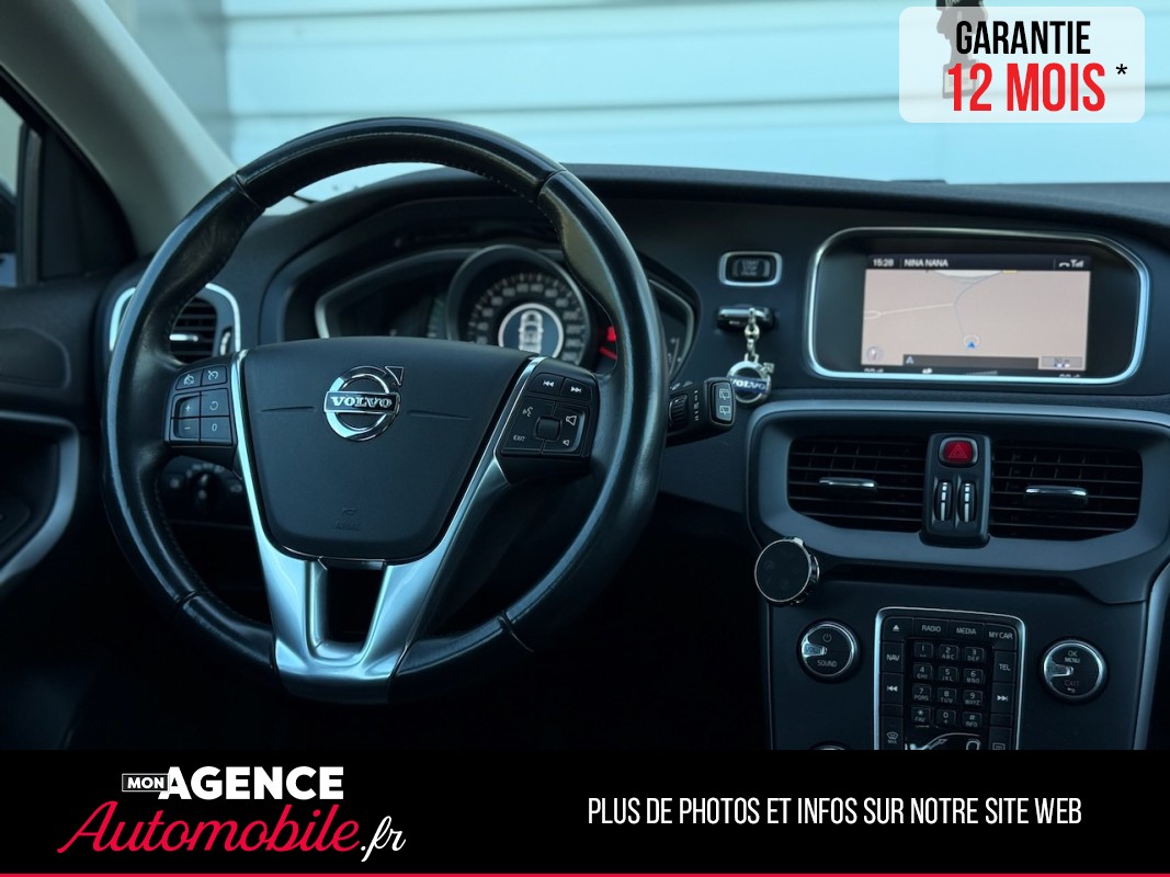 Volvo V40 D2 MOMENTUM 115ch *HISTORIQUE COMPLET*ATTELAGE*FEU AUTO*RADAR AR*/ GARANTIE 12 MOIS