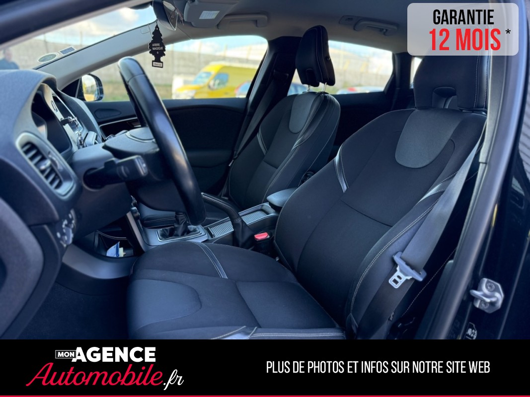 Volvo V40 D2 MOMENTUM 115ch *HISTORIQUE COMPLET*ATTELAGE*FEU AUTO*RADAR AR*/ GARANTIE 12 MOIS