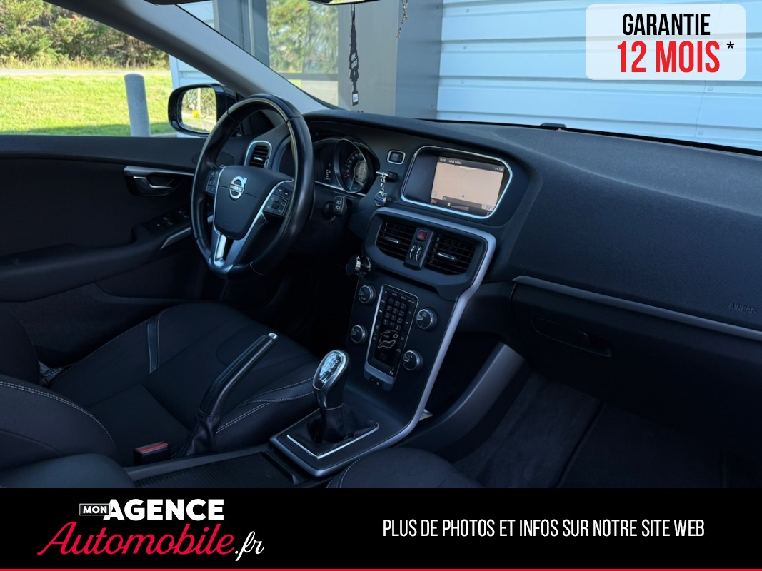 Volvo V40 D2 MOMENTUM 115ch *HISTORIQUE COMPLET*ATTELAGE*FEU AUTO*RADAR AR*/ GARANTIE 12 MOIS
