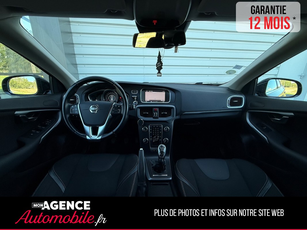 Volvo V40 D2 MOMENTUM 115ch *HISTORIQUE COMPLET*ATTELAGE*FEU AUTO*RADAR AR*/ GARANTIE 12 MOIS