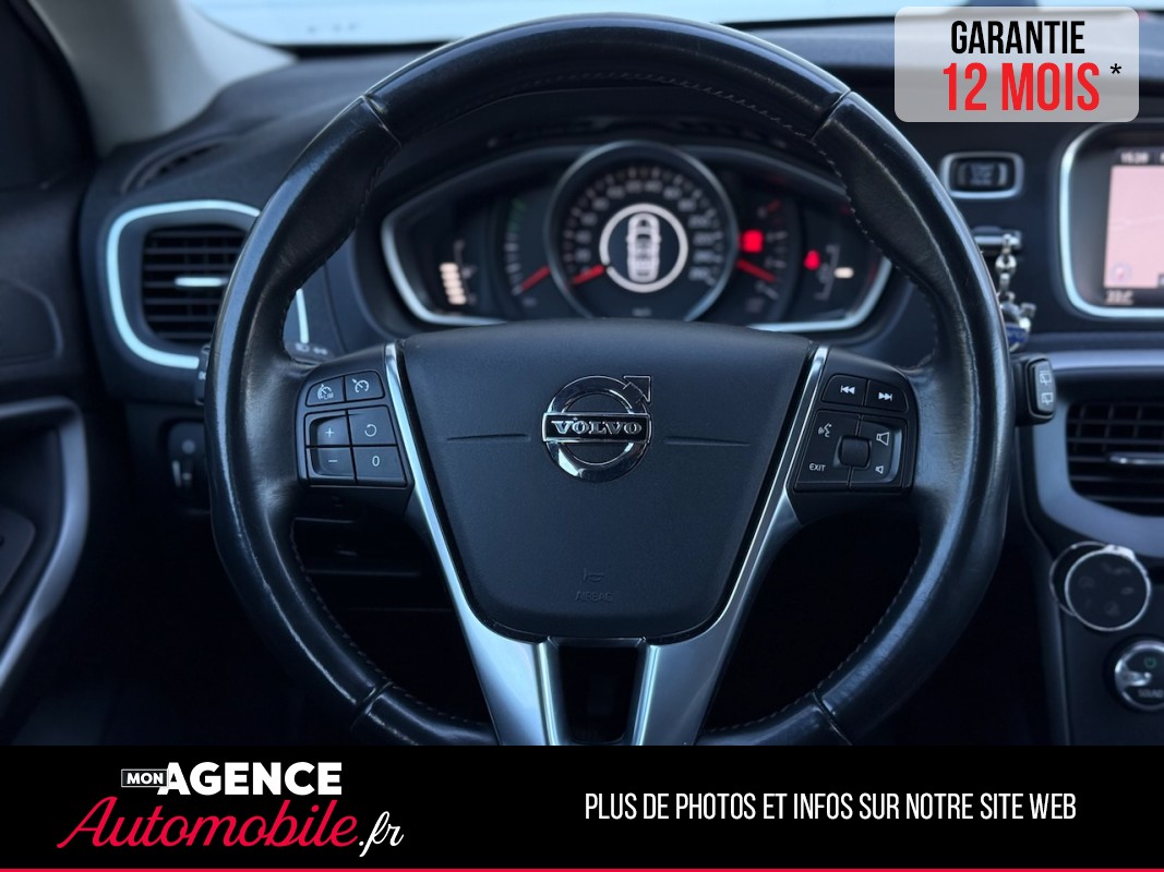 Volvo V40 D2 MOMENTUM 115ch *HISTORIQUE COMPLET*ATTELAGE*FEU AUTO*RADAR AR*/ GARANTIE 12 MOIS