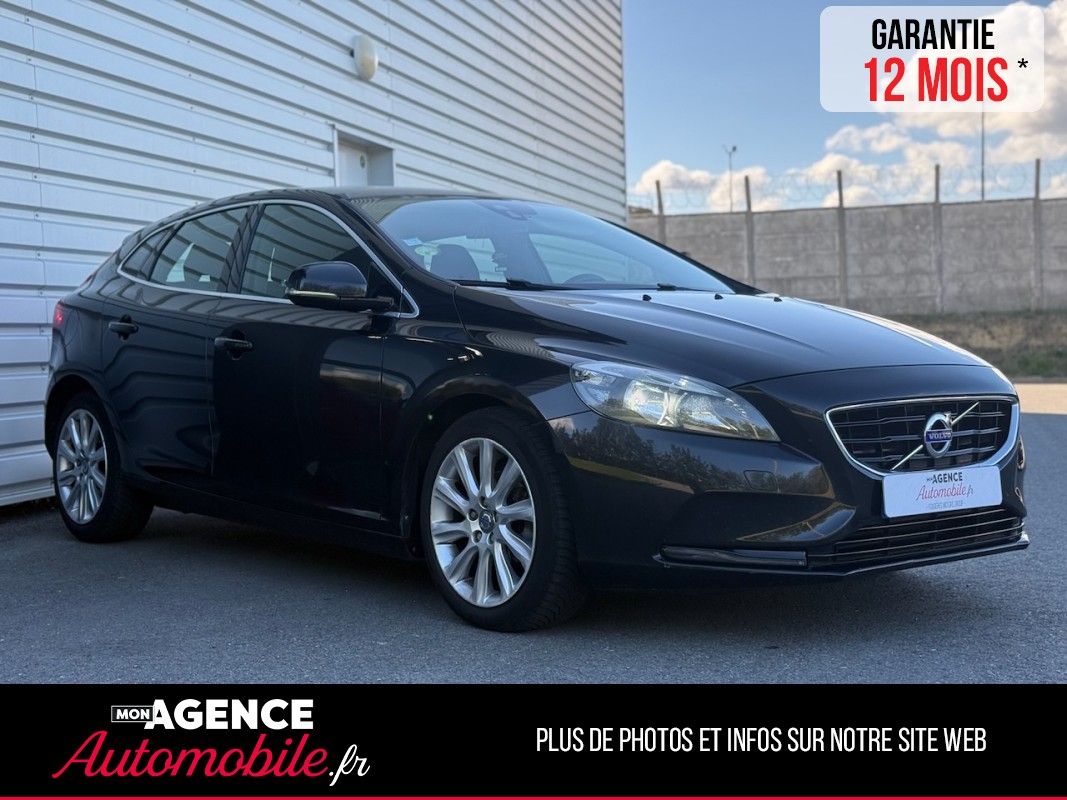 Volvo V40 D2 MOMENTUM 115ch *HISTORIQUE COMPLET*ATTELAGE*FEU AUTO*RADAR AR*/ GARANTIE 12 MOIS