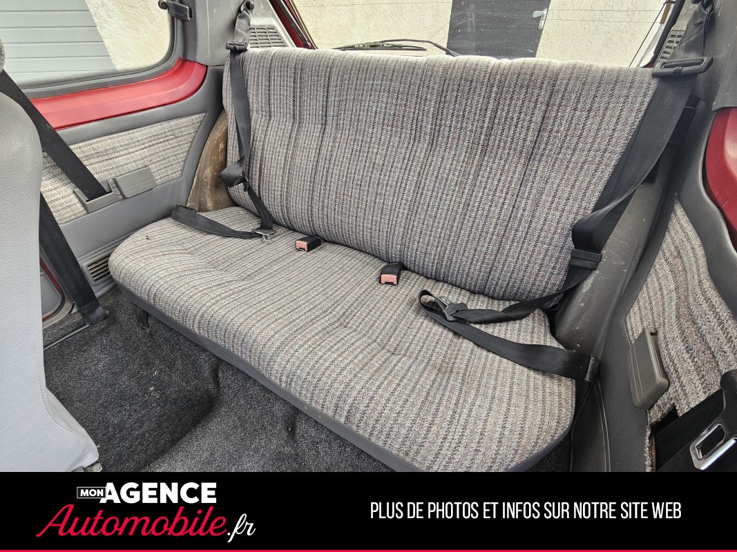 Peugeot 205 1.3 64ch XR - ATTELAGE - BVM5 3 PORTES / 5 PLACES
