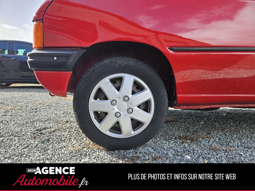 Peugeot 205 1.3 64ch XR - ATTELAGE - BVM5 3 PORTES / 5 PLACES