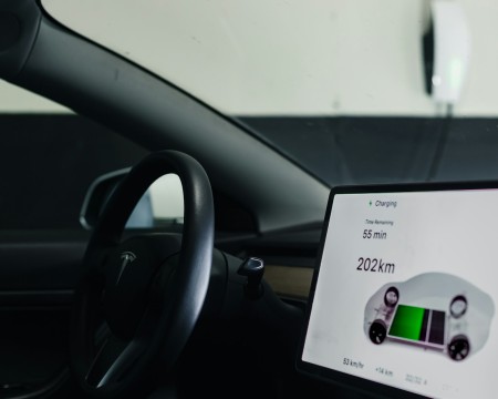 Voiture électrique d'occasion : comment vérifier l'état de la batterie ?